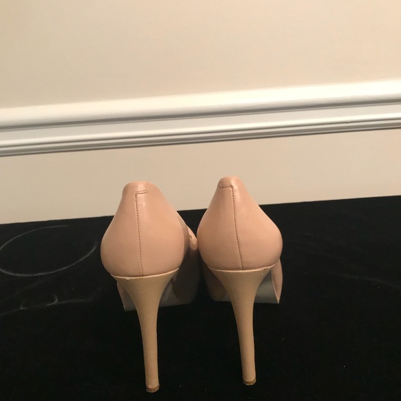 High Heels - Picture 3 of 3